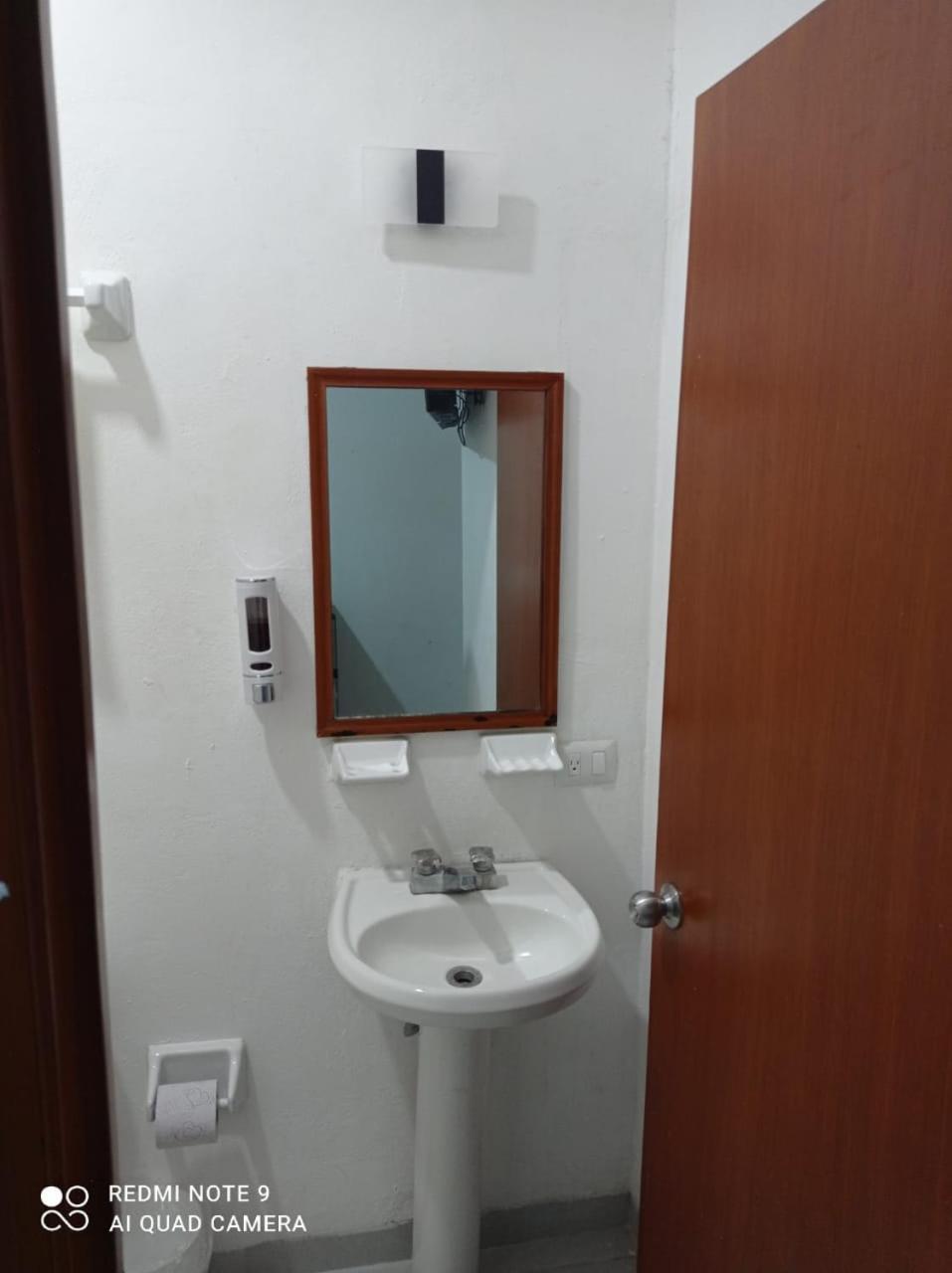 Casa De Huespedes Taino Bed & Breakfast Cancun Bagian luar foto